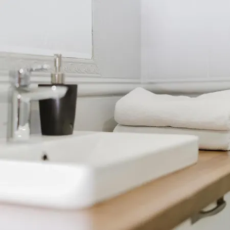 10 شقة غدينيا