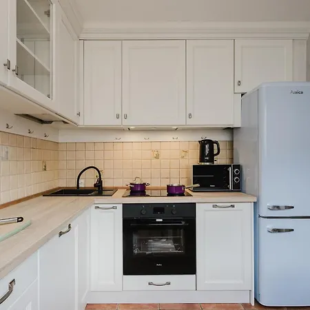 10 Apartment