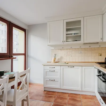 10 Apartment *
