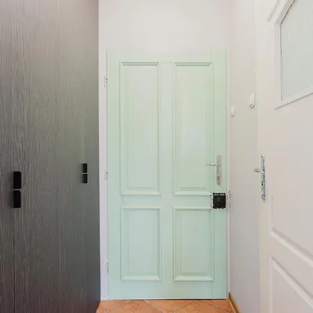 Apartment 10 *