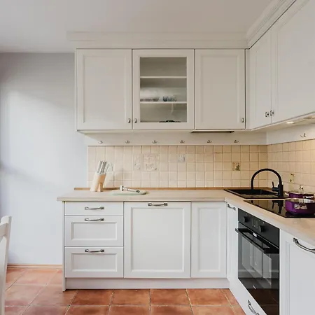 Apartment 10 *